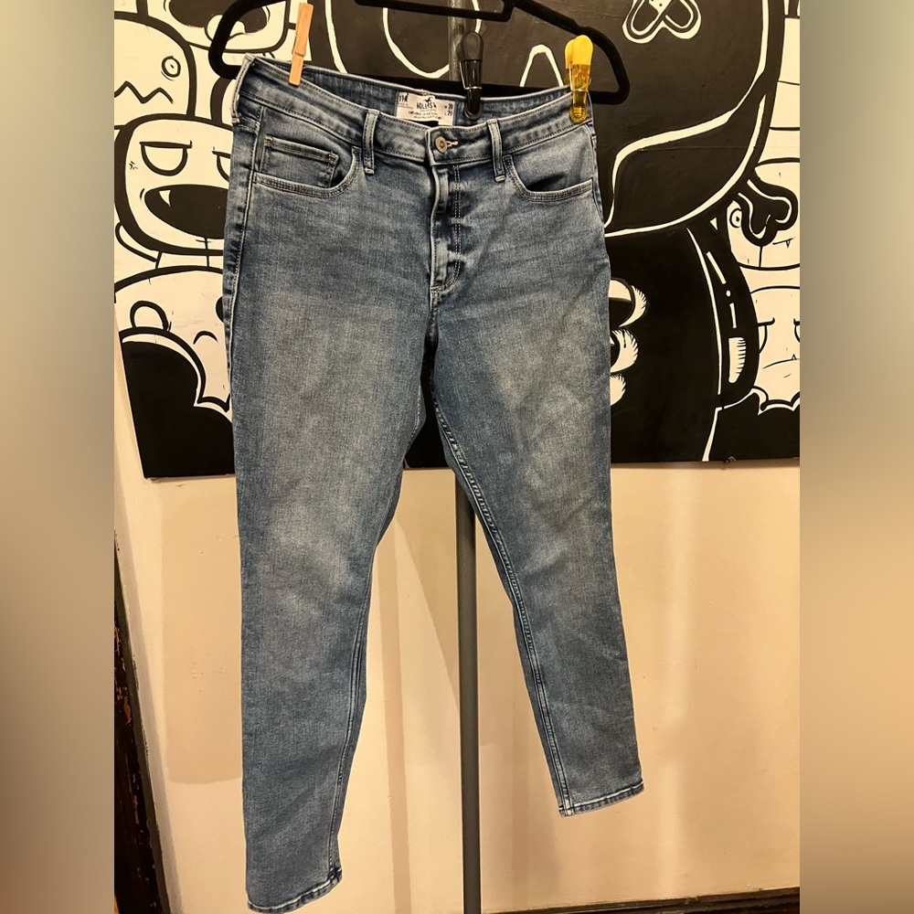 Hollister Light Blue Curvy Mid-Rise Denim Jeans